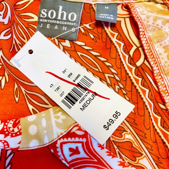 Soho New York & Company woman’s Bell Sleeve Blouse - Picture 6 of 6